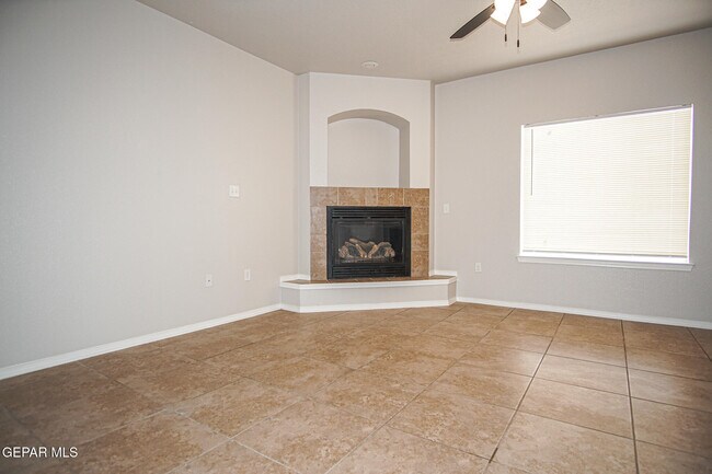 Building Photo - 6977 Jericho Tree Dr