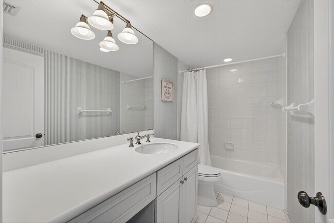 Building Photo - 2600 N Flagler Dr