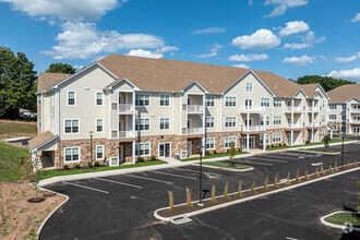 Building Photo - Turnpike Ridge