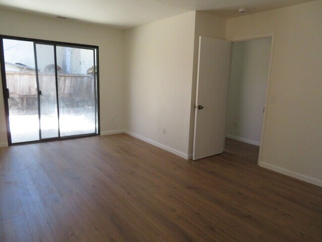 Building Photo - 3407 Mission Dr