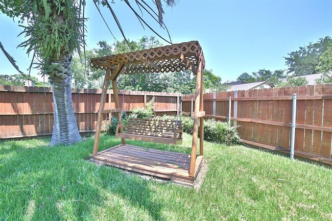 Building Photo - 1434 Pirates Cove