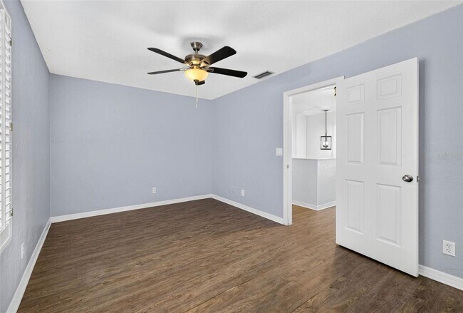 Building Photo - 606 S Glen Ave