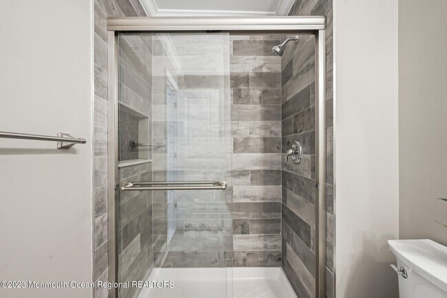 Building Photo - 7 Tulip Ln