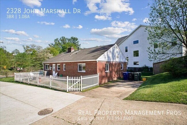 Building Photo - 2328 John Marshall Dr
