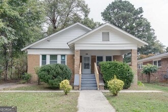 Building Photo - 2870 Cheney St
