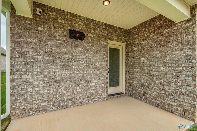 Building Photo - 16640 Aspen Ln
