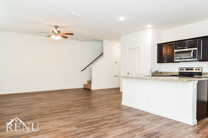 Building Photo - 6005 Mojave Dr