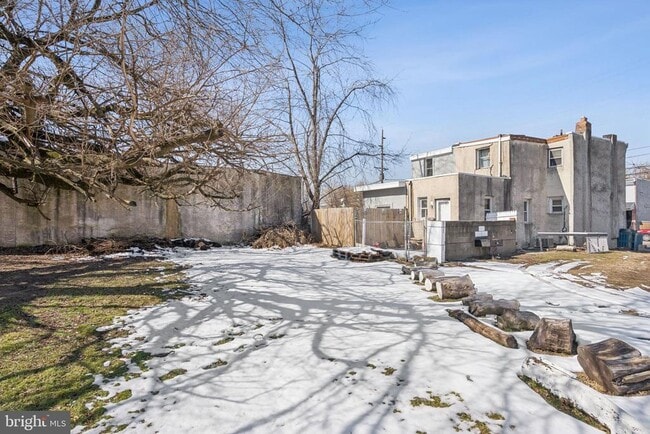 Building Photo - 746 Pine St