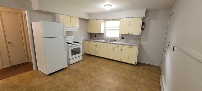 Building Photo - 1072 Lassie Ln SW