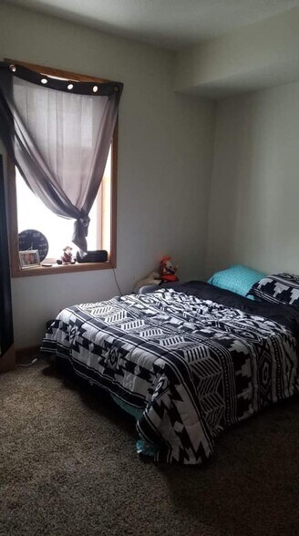 Building Photo - 911 Johnson St