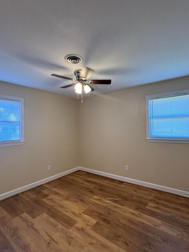 Building Photo - 855 Whatley St