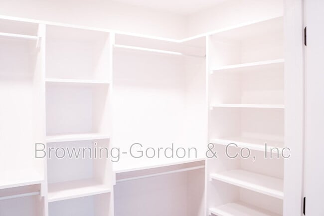 Building Photo - 2156 Byrum Ave