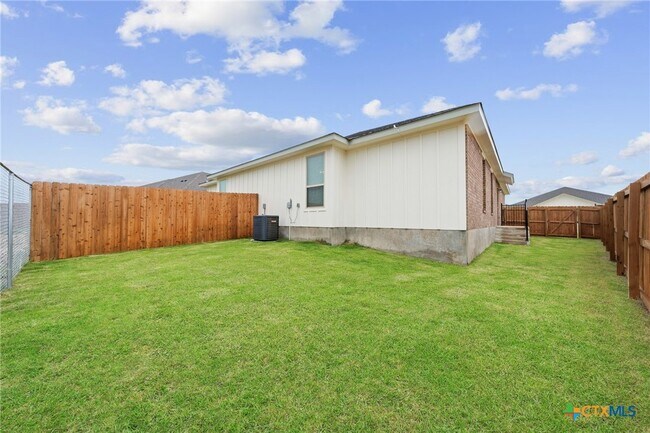 Building Photo - 117 Leon Ln