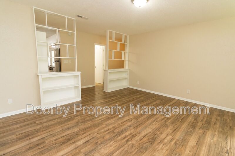 Building Photo - 3101 Ellis Ave