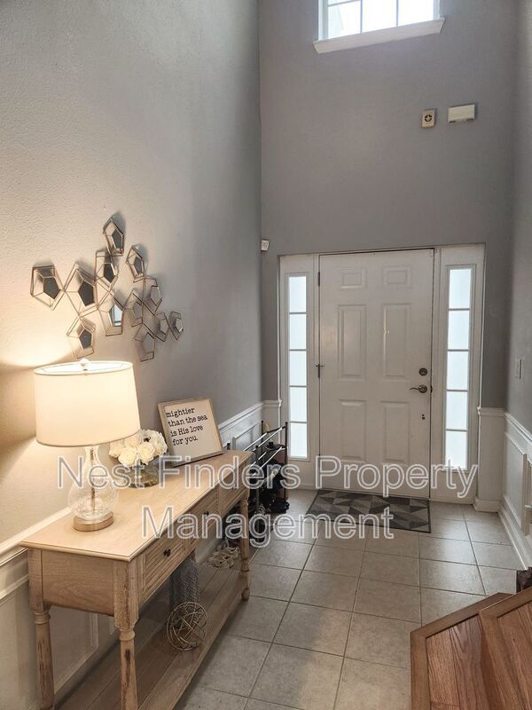 Building Photo - 3857 Lionheart Dr