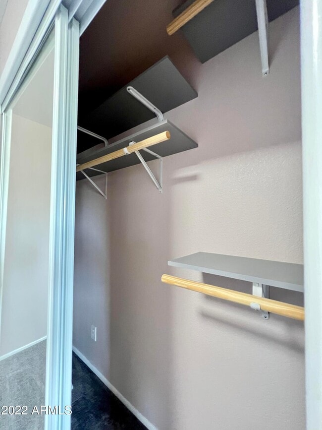 Building Photo - 2235 E Victory Dr