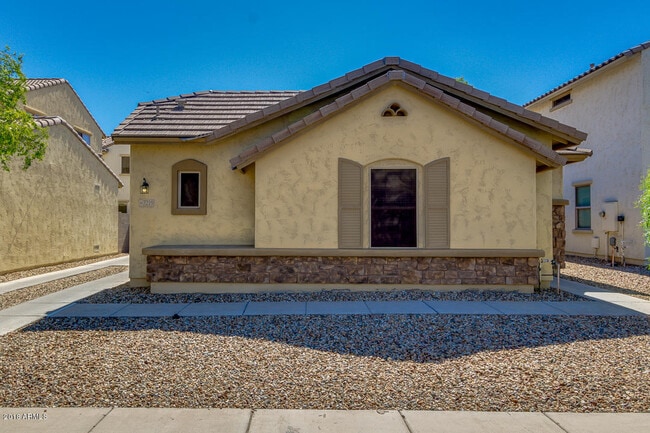 Primary Photo - 7219 N 73rd Dr