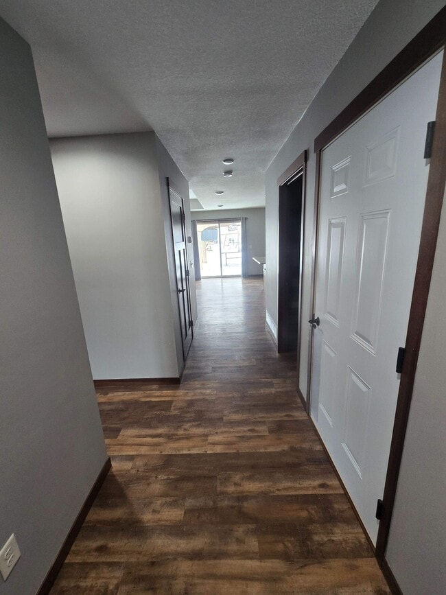 Building Photo - 1934 W 6th St