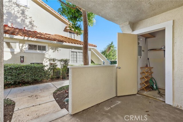 Building Photo - 31 Gaviota