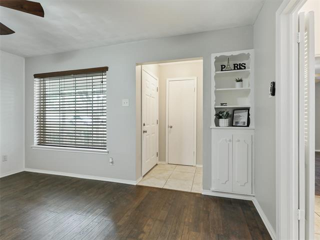 Building Photo - 7022 Kingsbury Dr