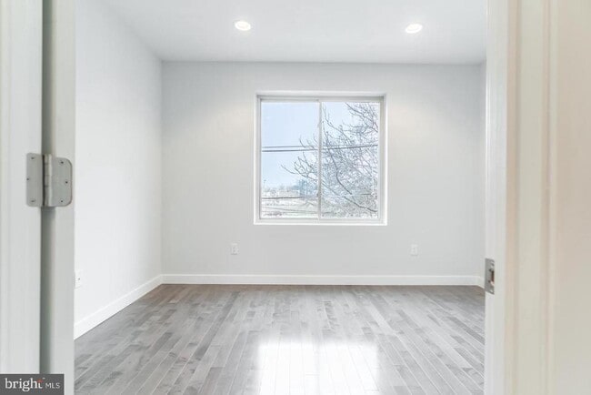Building Photo - 2153 N Fairhill St