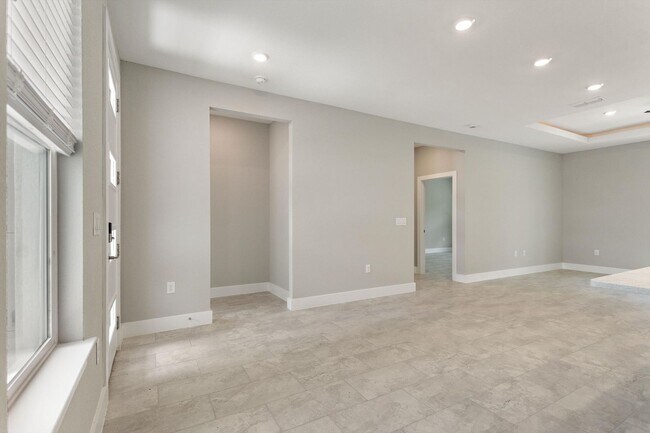 Building Photo - ONE MONTH FREE RENT! Modern, energy effici...