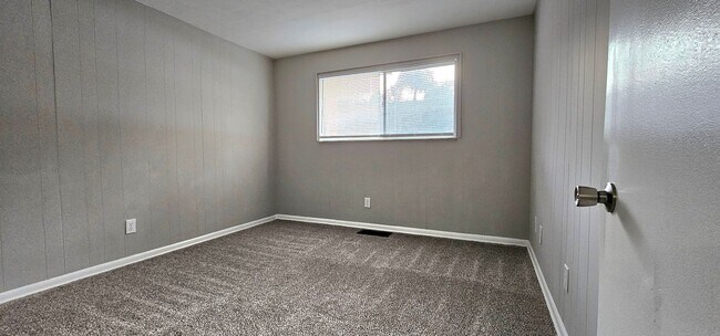 Building Photo - 3809 Briar Pl