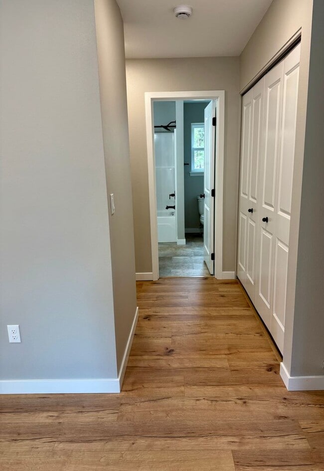 Building Photo - BRAND NEW 2-bd/2-bath in the serene community of Tollgate! - Sisters, OR