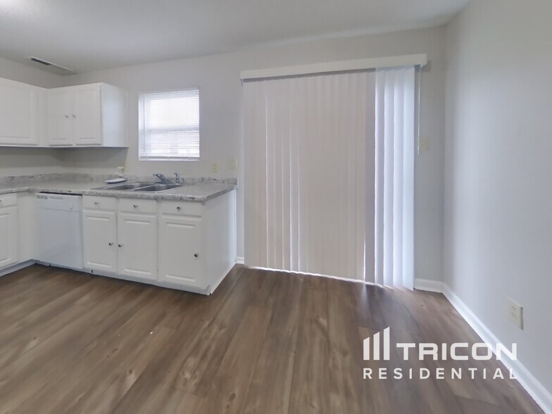 Building Photo - 6409 Alonzo Dr