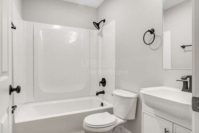 Building Photo - 10501 Millers Ln