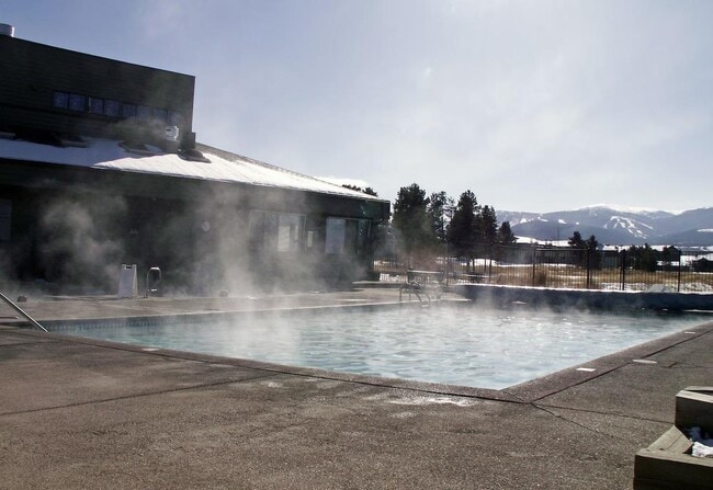 Building Photo - 203 E. Meadow Mile - 12-10