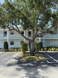 Building Photo - 2600 SW 22nd Ave