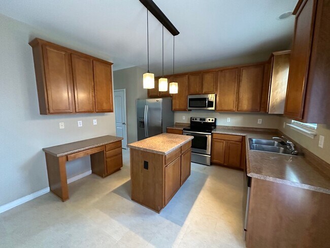 Building Photo - 1203 Castle Pines Dr
