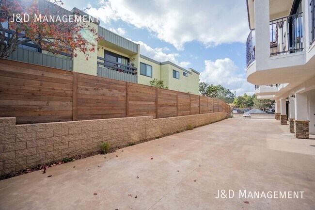 Building Photo - 1371 N Vulcan Ave