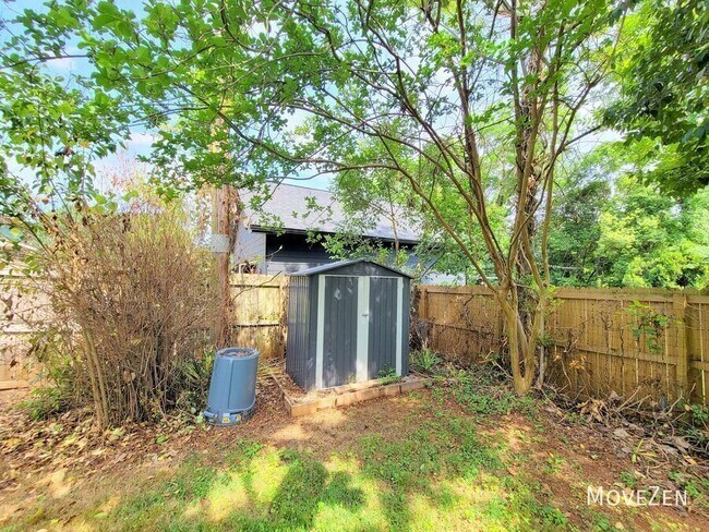 Building Photo - 3819 Plainview Rd