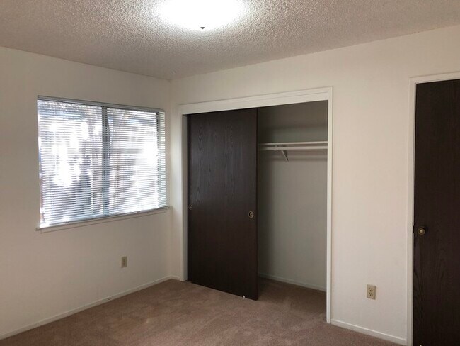 Building Photo - 9362 Mira Del Rio Dr
