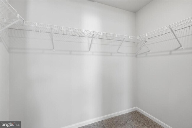 Building Photo - 122 Bowers St