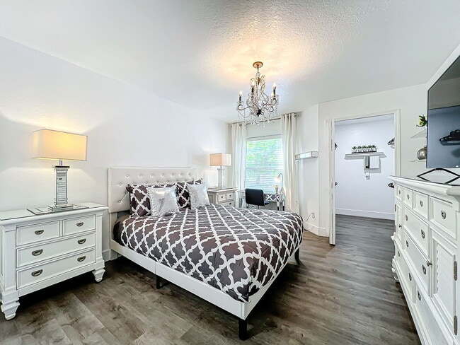 Building Photo - Seurat Street, Orlando, FL 32819 - 4 BR 2 BA condo