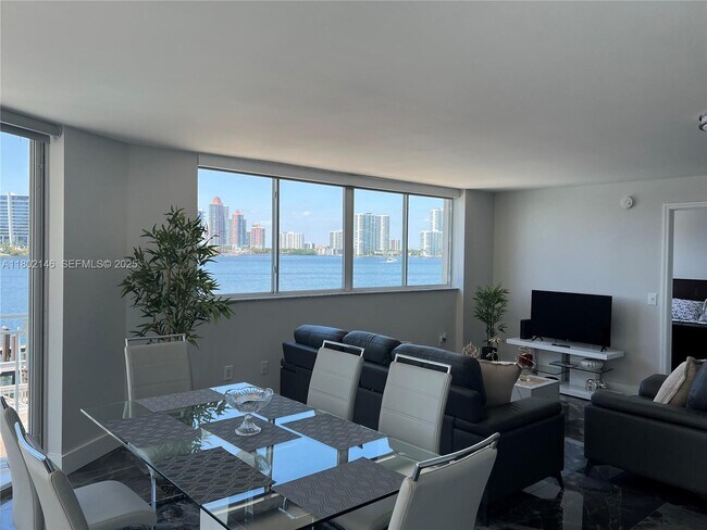 Building Photo - 18000 N Bay Rd