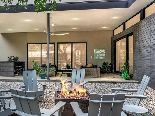 Building Photo - 1703 Dexter St