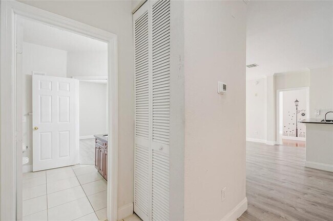 Building Photo - 3611 Conroy Rd