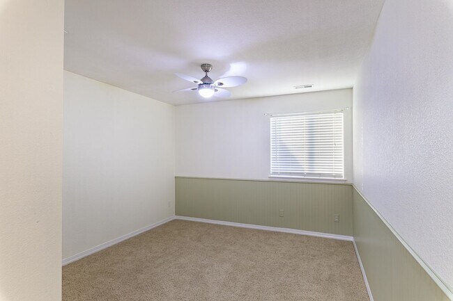 Building Photo - Private Oasis with Panoramic Mountain Views – 4 BR Plus Bonus Room / Office