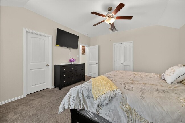 Building Photo - 15950 Boom Dr