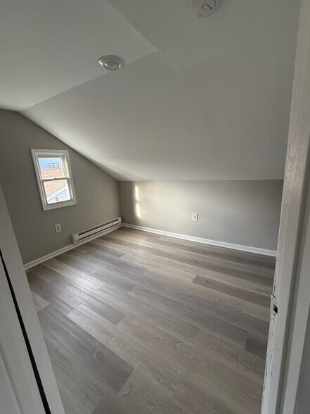 Building Photo - 171 Godwin Ave