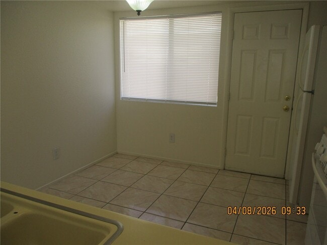 Building Photo - 827 Baseline Rd