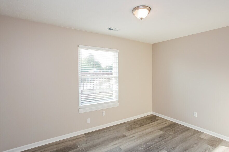 Building Photo - 6233 Carrie Cir