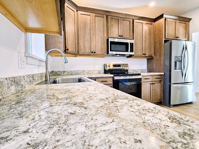 Building Photo - 108 Meadows Bnd