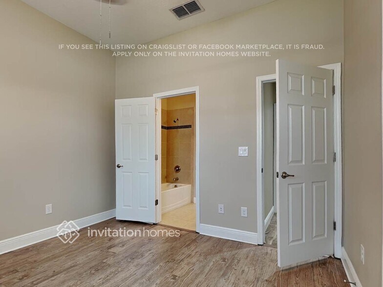 Building Photo - 1892 Tonka Terrace