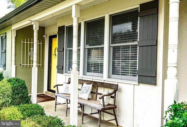 Building Photo - 1355 Sweetbriar Ln