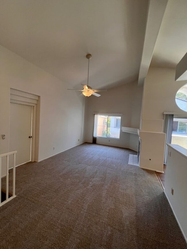 Building Photo - Spacious 2 Bedroom, 2 Bathroom Town Home w/ Attached Garage! Andria of UTC
